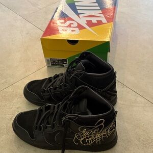 Nike SB Dunk High Pro Black and Gold